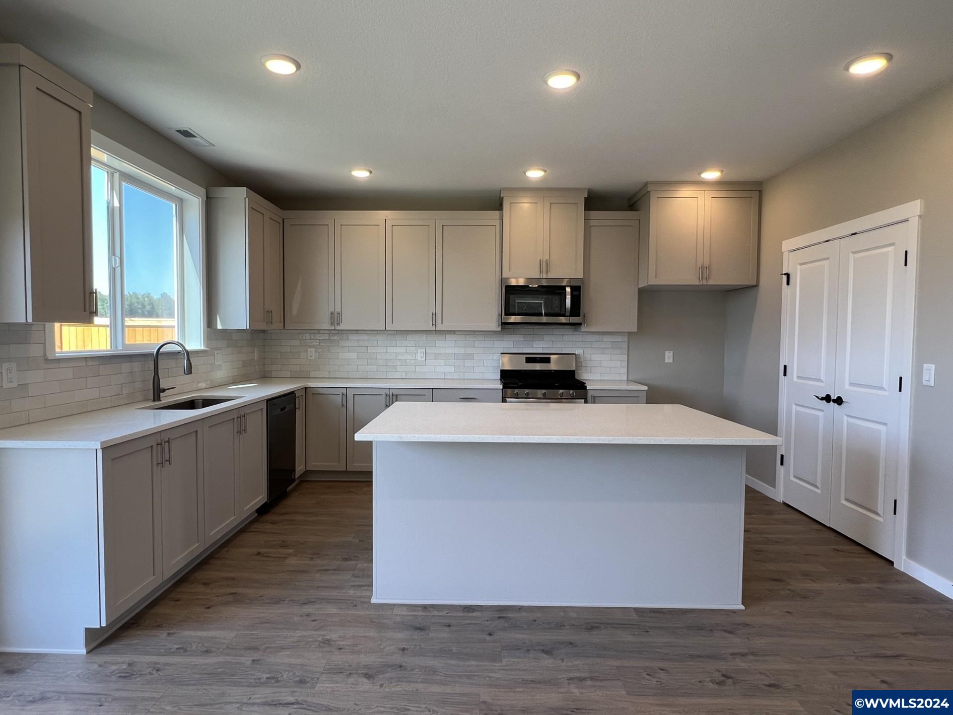 11227 Blueberry Loop Donald, OR 97020 - Photo 5 of 20 Gallery Image 5