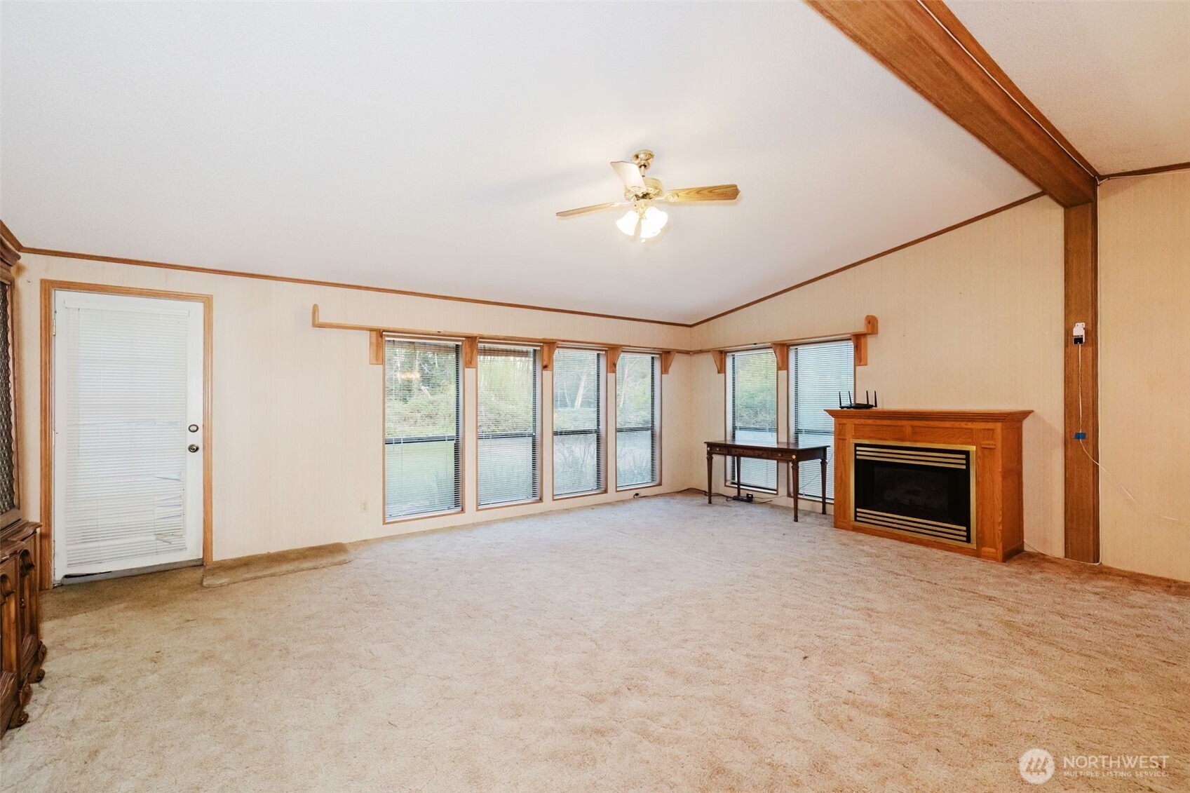 2912 Erlands Point Road Northwest Bremerton, WA 98312 - Photo 4 of 39 Gallery Image 4