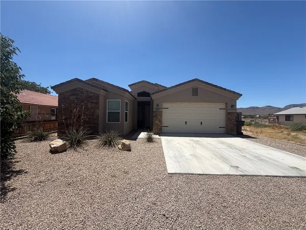 $1,275 | 3561 North Burbank Street, Kingman, AZ 86409