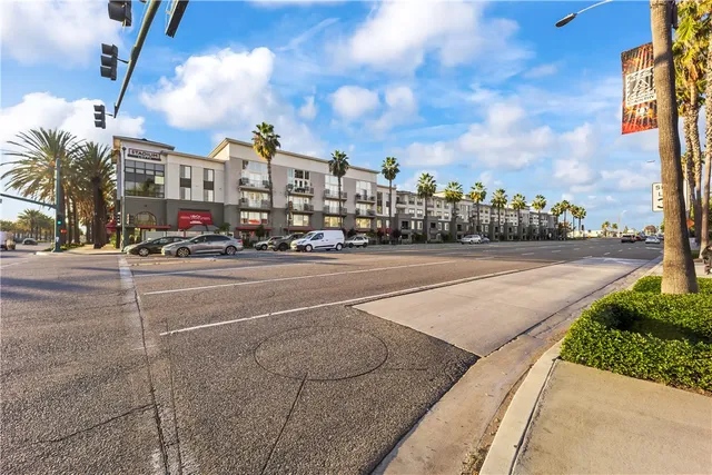 $670,000 | 1801 East Katella Avenue, Unit 2063, Anaheim, CA 92805