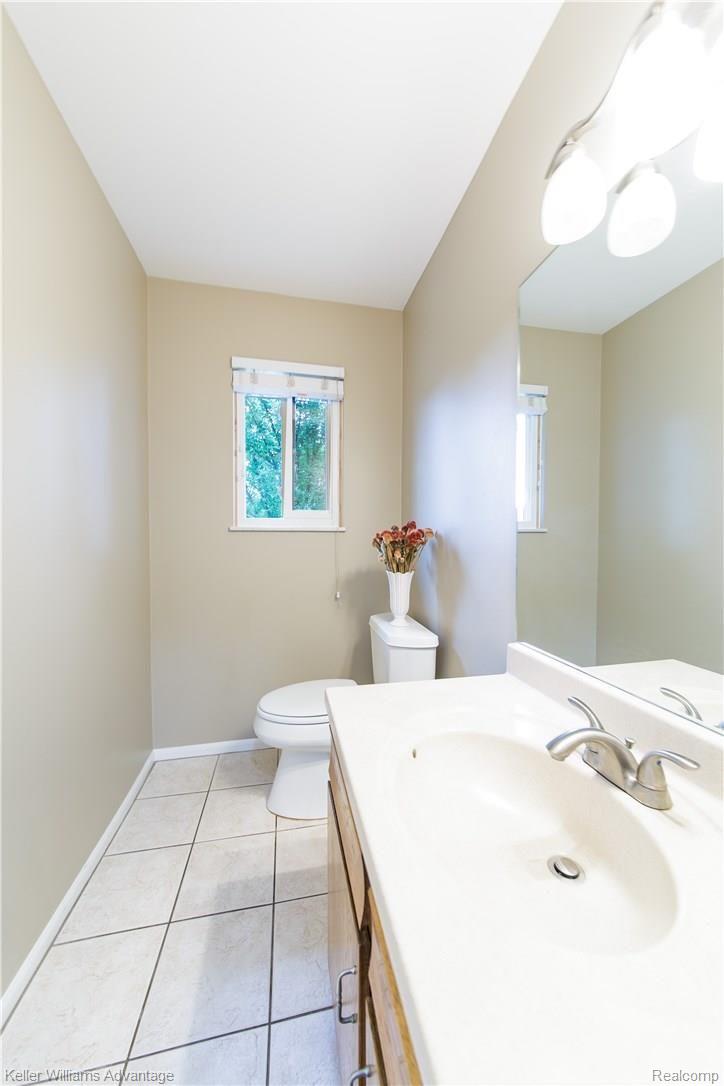 5320 Carroll Lk Road Commerce Township, MI 48382 - Photo 13 of 40 Carroll Lake Rd_5320_HalfBath_02.jpg