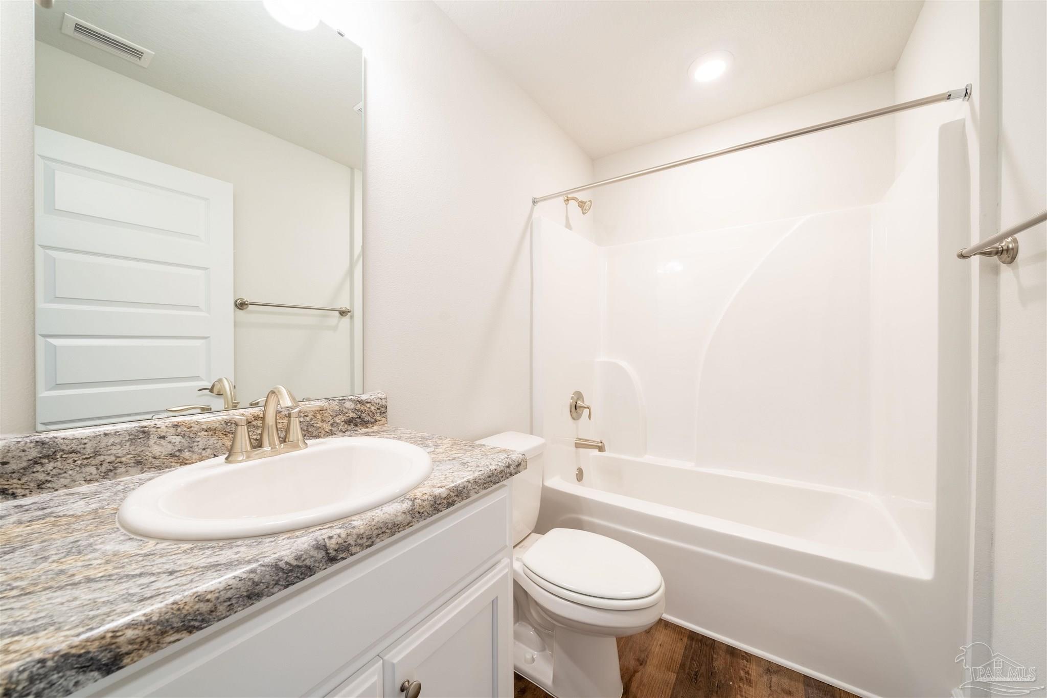 4972 Muldoon Pointe Road, Unit 8A Pensacola, FL 32526 - Photo 16 of 19 Gallery Image 16