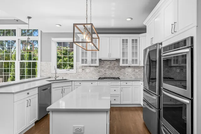 $1,895,000 | 3081 Saratoga Lane, Glenview, IL 60026