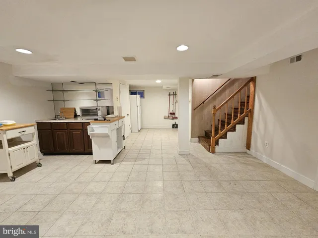 $1,350 | 3220 Alice Court, Falls Church, VA 22042