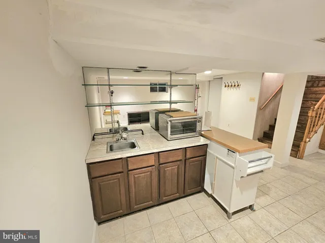 $1,350 | 3220 Alice Court, Falls Church, VA 22042