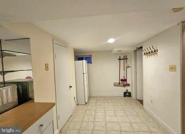 $1,350 | 3220 Alice Court, Falls Church, VA 22042