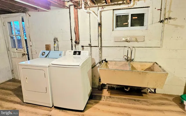 $1,350 | 3220 Alice Court, Falls Church, VA 22042