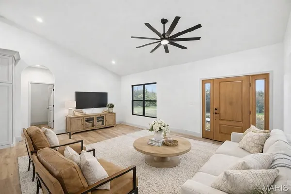 $489,900 | 102 Oak Hall Road, Jonesburg, MO 63351