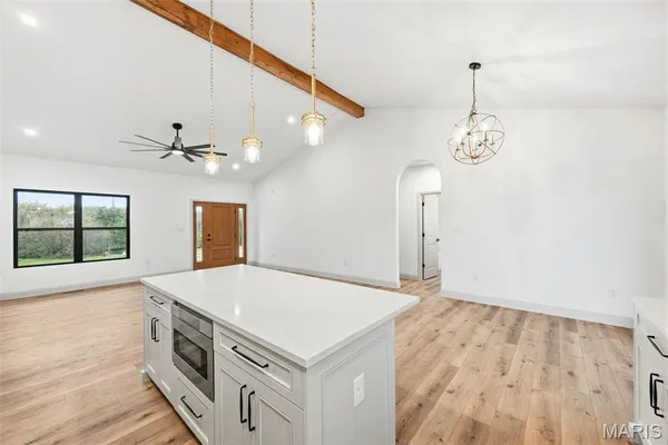 $489,900 | 102 Oak Hall Road, Jonesburg, MO 63351