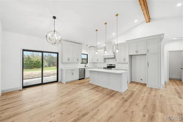 $489,900 | 102 Oak Hall Road, Jonesburg, MO 63351