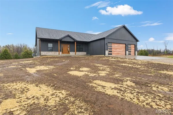 $489,900 | 102 Oak Hall Road, Jonesburg, MO 63351