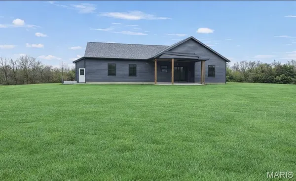 $489,900 | 102 Oak Hall Road, Jonesburg, MO 63351