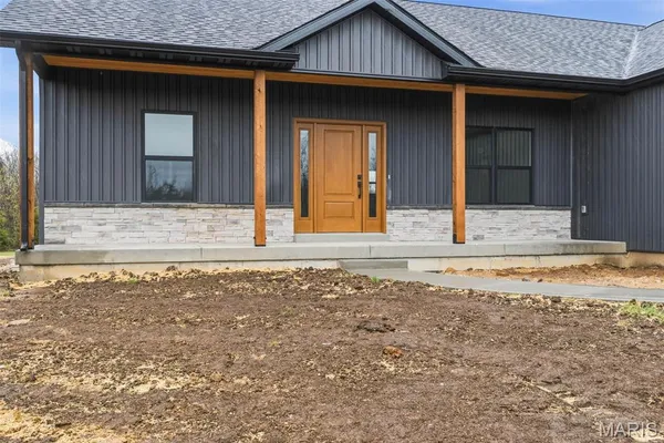 $489,900 | 102 Oak Hall Road, Jonesburg, MO 63351