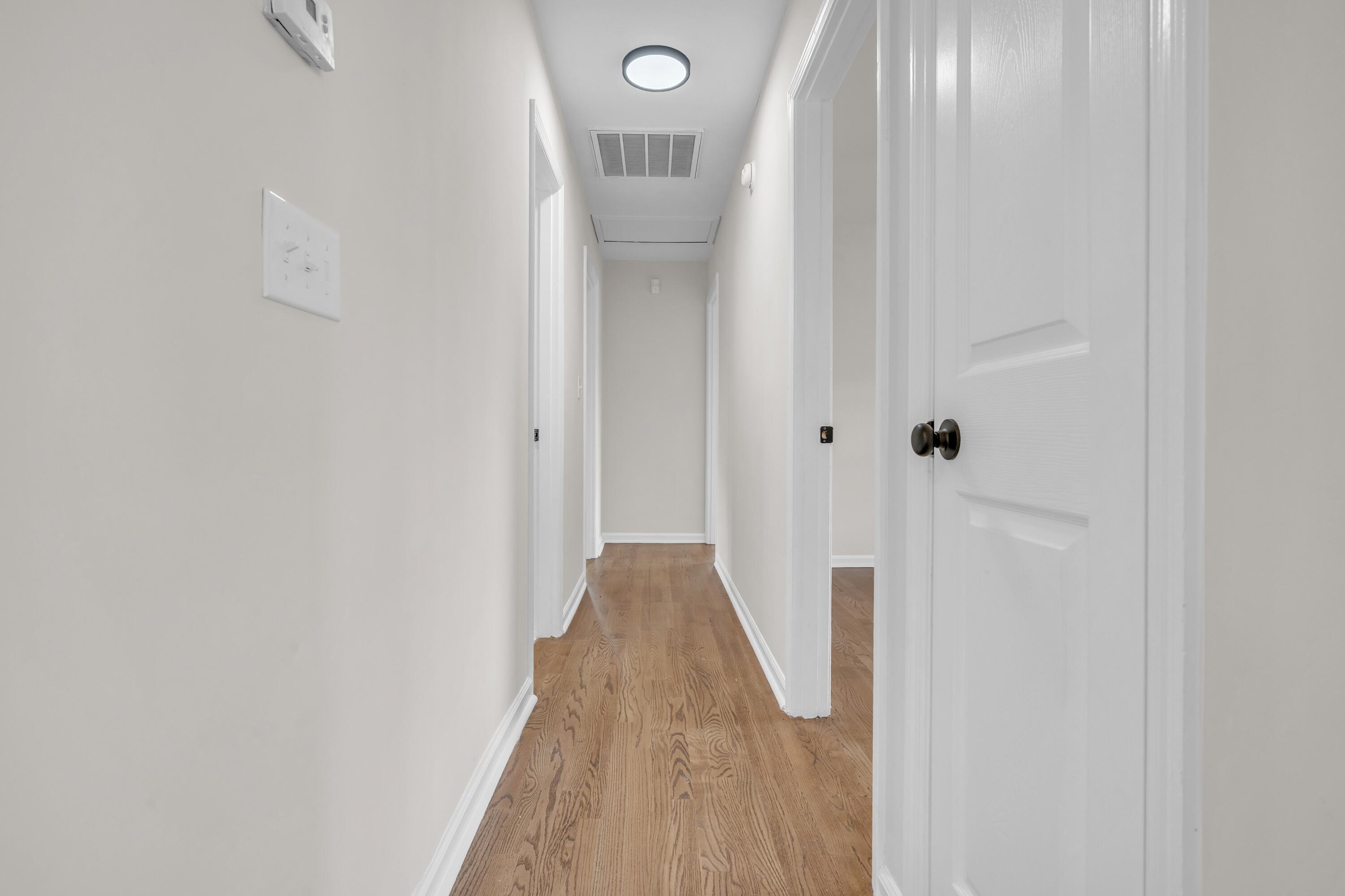 1847 Mepkin Road Charleston, SC 29407 - Photo 18 of 33 Main Hallway
