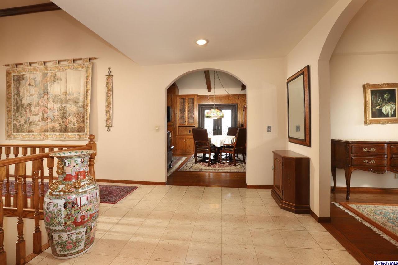 1727 Rudell Road Burbank, CA 91501 - Photo 12 of 58 Gallery Image 12