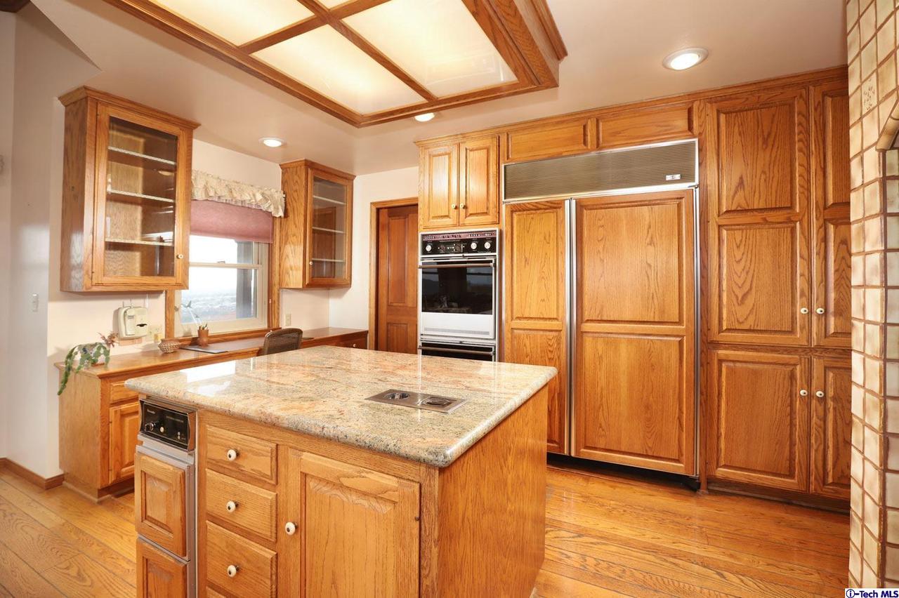 1727 Rudell Road Burbank, CA 91501 - Photo 15 of 58 Gallery Image 15