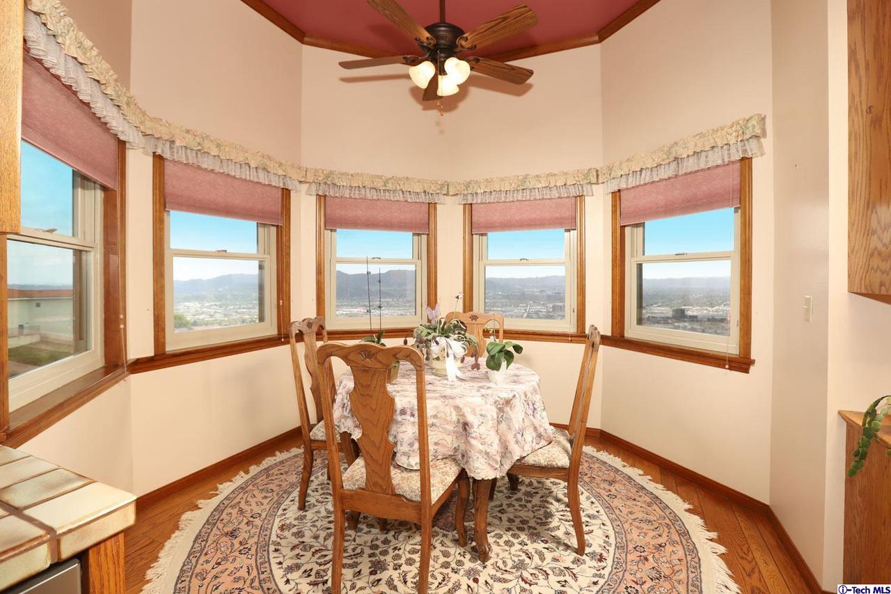 1727 Rudell Road Burbank, CA 91501 - Photo 17 of 58 Gallery Image 17