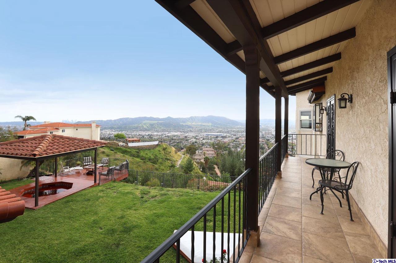 1727 Rudell Road Burbank, CA 91501 - Photo 18 of 58 Gallery Image 18