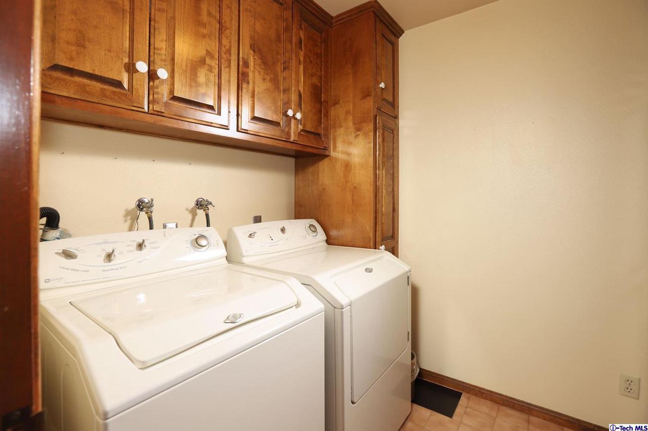 1727 Rudell Road Burbank, CA 91501 - Photo 19 of 58 Gallery Image 19