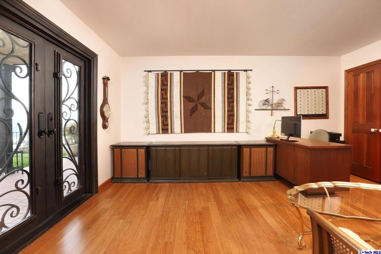 1727 Rudell Road Burbank, CA 91501 - Photo 21 of 58 Gallery Image 21