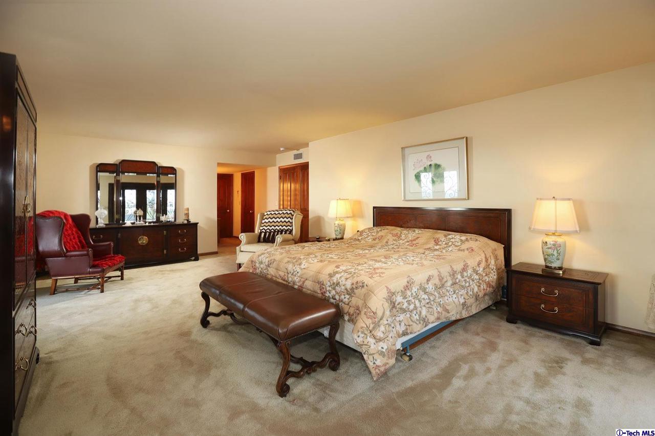 1727 Rudell Road Burbank, CA 91501 - Photo 28 of 58 Gallery Image 28
