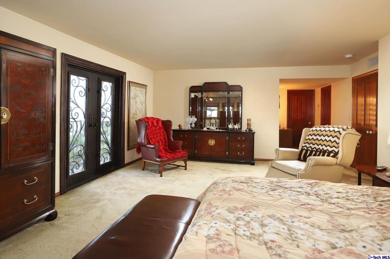 1727 Rudell Road Burbank, CA 91501 - Photo 29 of 58 Gallery Image 29