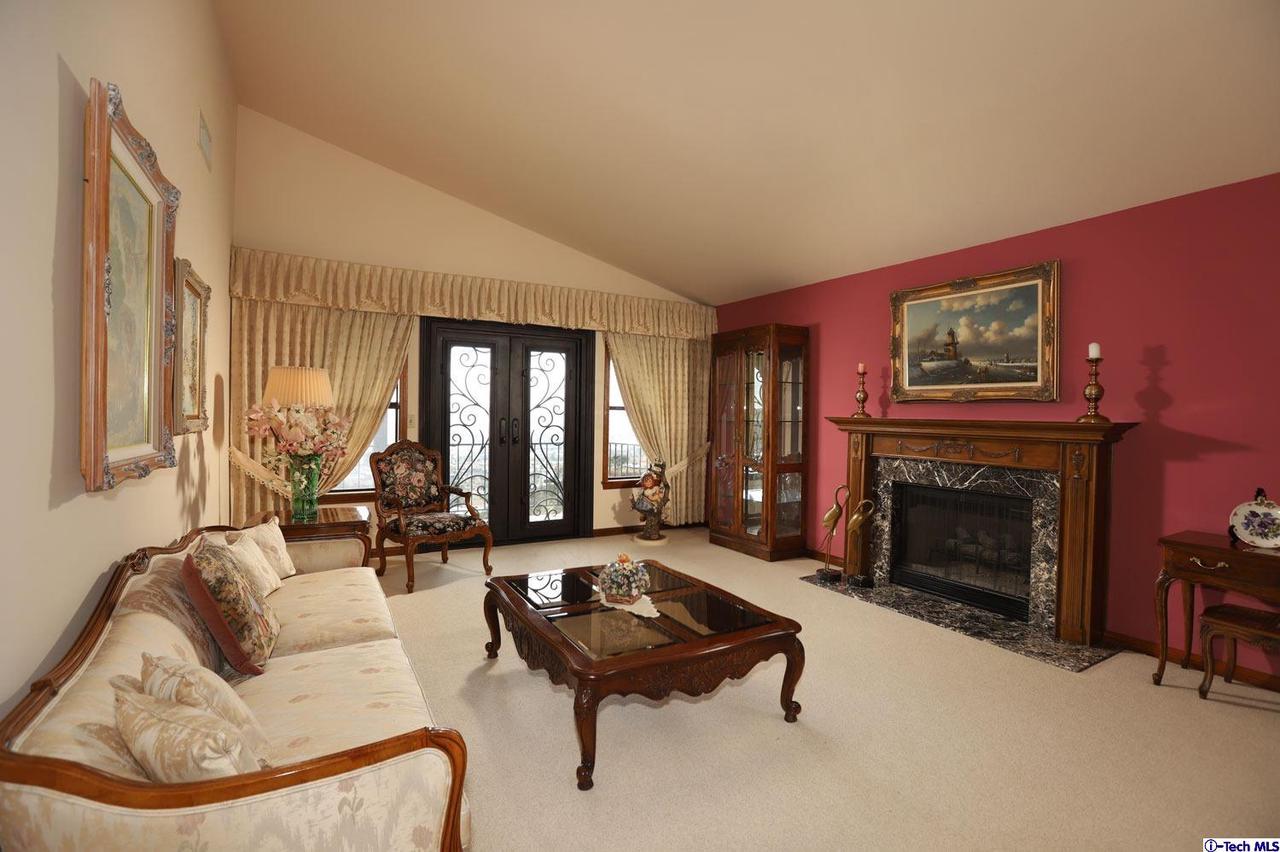 1727 Rudell Road Burbank, CA 91501 - Photo 7 of 58 Gallery Image 7