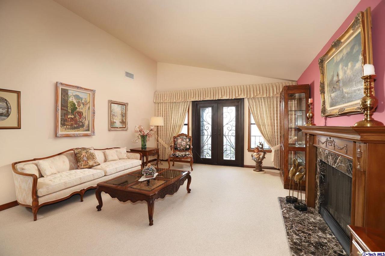 1727 Rudell Road Burbank, CA 91501 - Photo 8 of 58 Gallery Image 8
