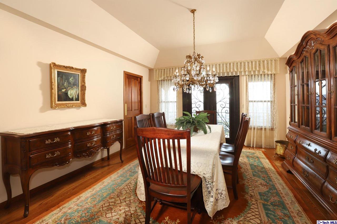 1727 Rudell Road Burbank, CA 91501 - Photo 10 of 58 Gallery Image 10