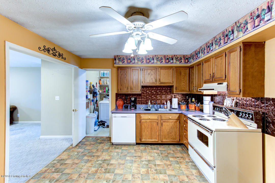 712 Old Jericho Road Smithfield, KY 40068 - Photo 4 of 22 712 Old Jericho Rd-4