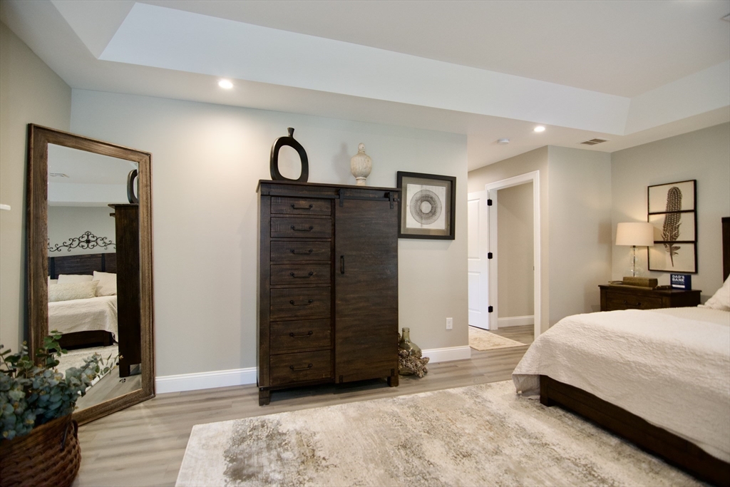 103 Oak Hollow Road Springfield, MA 01128 - Photo 24 of 42