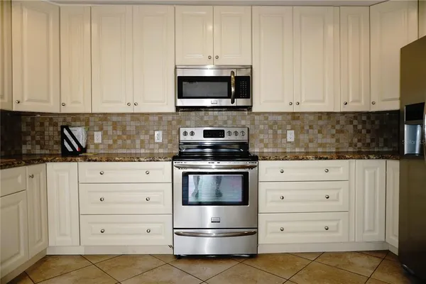 $139,900 | 4330 Tahitian Gardens Circle, Unit E, Holiday, FL 34691