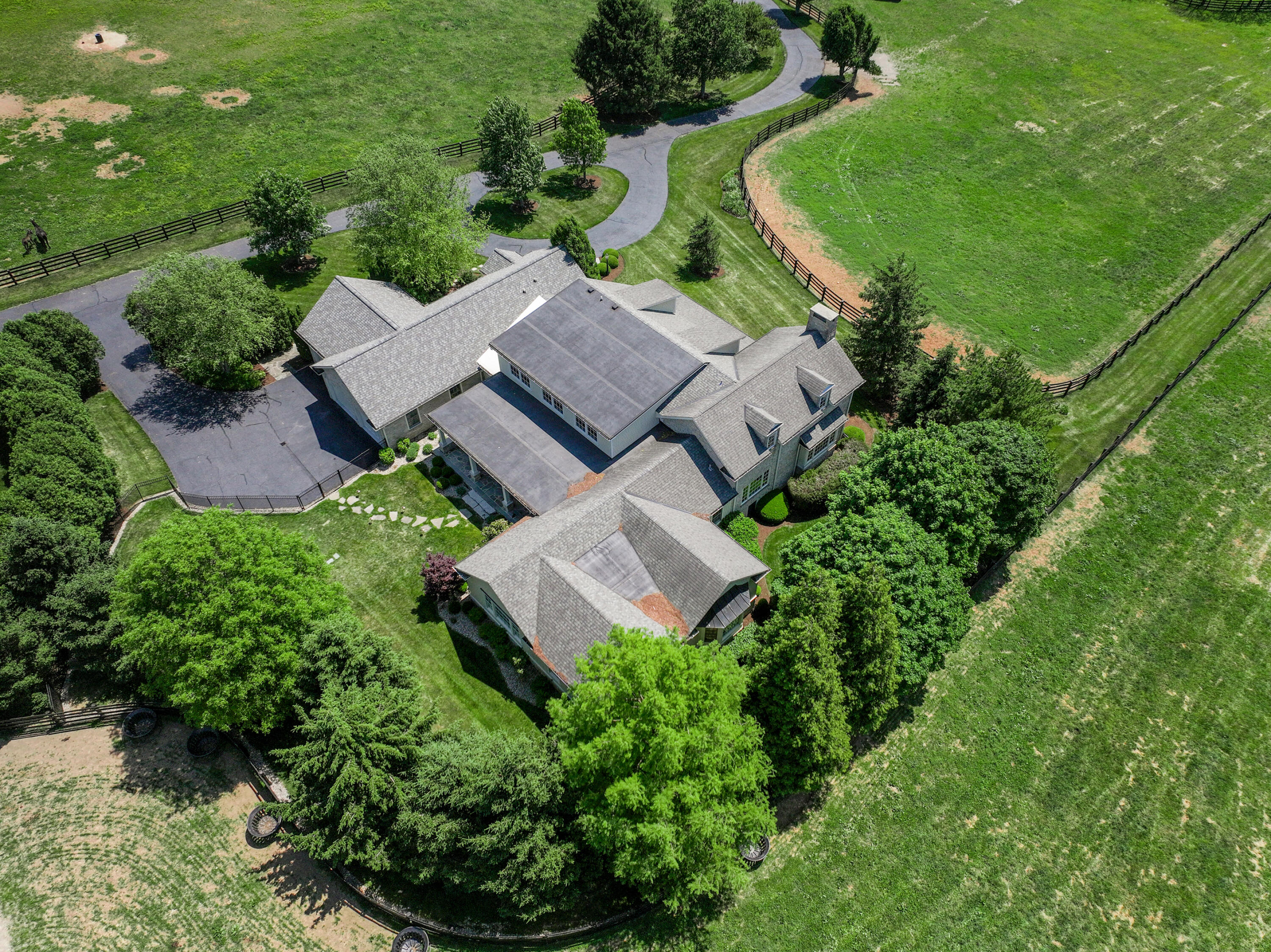 595 Moores Mill Road Midway, KY 40347 - Photo 99 of 149 DJI_20260515235607_0856_D