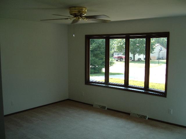 2121 Bedford Road Freeport, IL 61032 - Photo 7 of 9 Gallery Image 7