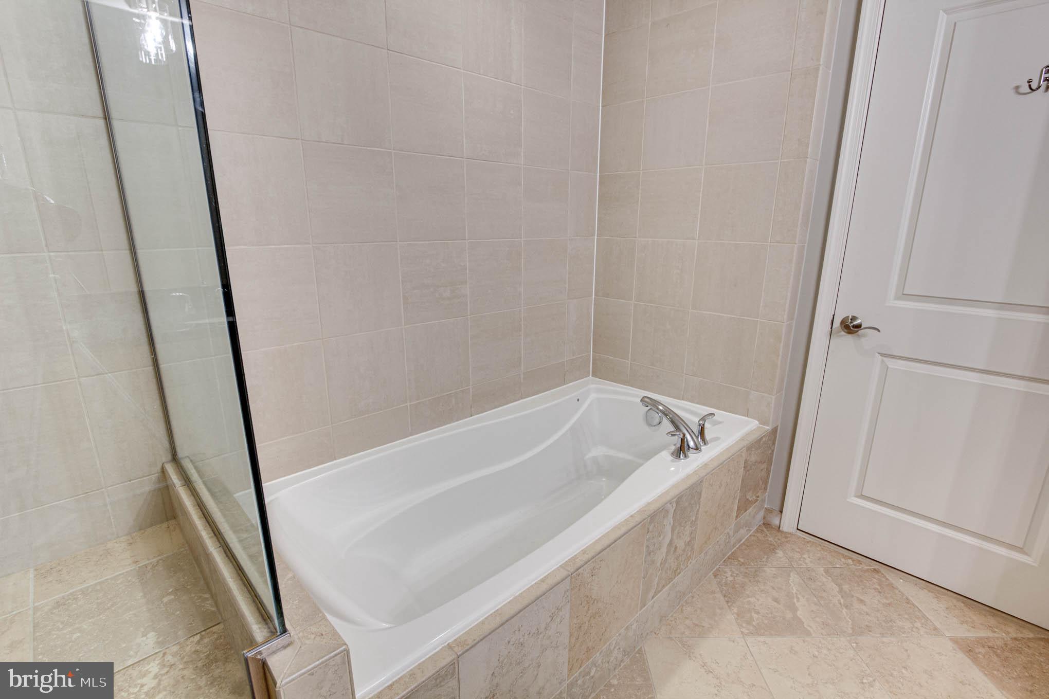 11990 Market Street, Unit 1301 Reston, VA 20190 - Photo 11 of 83 Bath Full