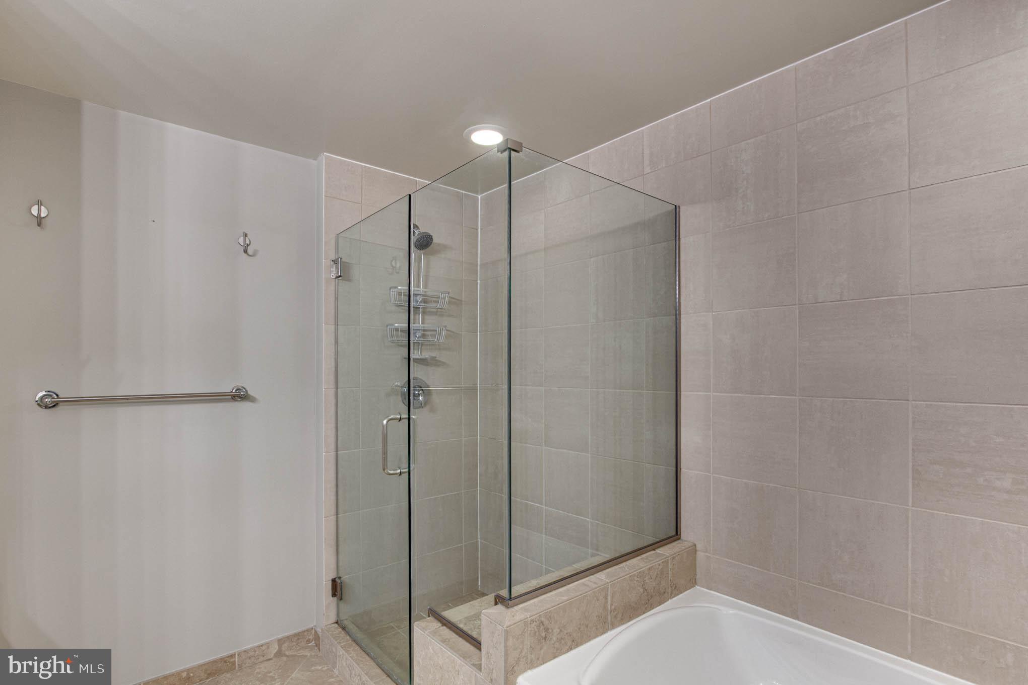 11990 Market Street, Unit 1301 Reston, VA 20190 - Photo 12 of 83 Bath Full