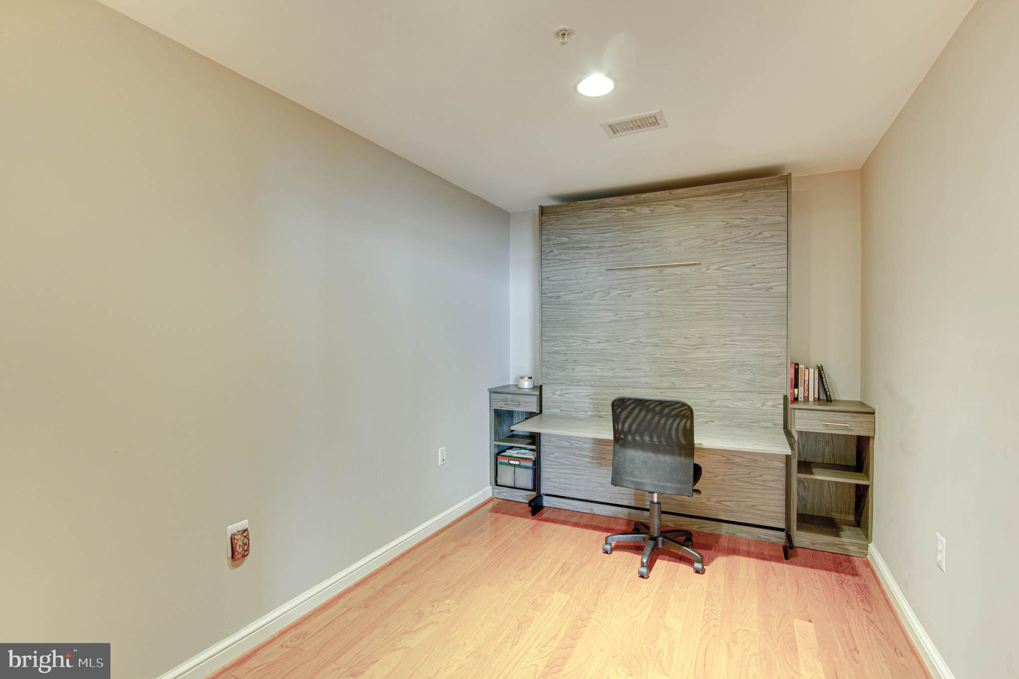 11990 Market Street, Unit 1301 Reston, VA 20190 - Photo 22 of 83 Library