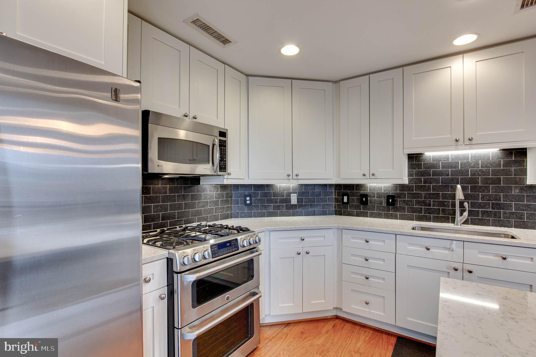 11990 Market Street, Unit 1301 Reston, VA 20190 - Photo 5 of 83 Kitchen