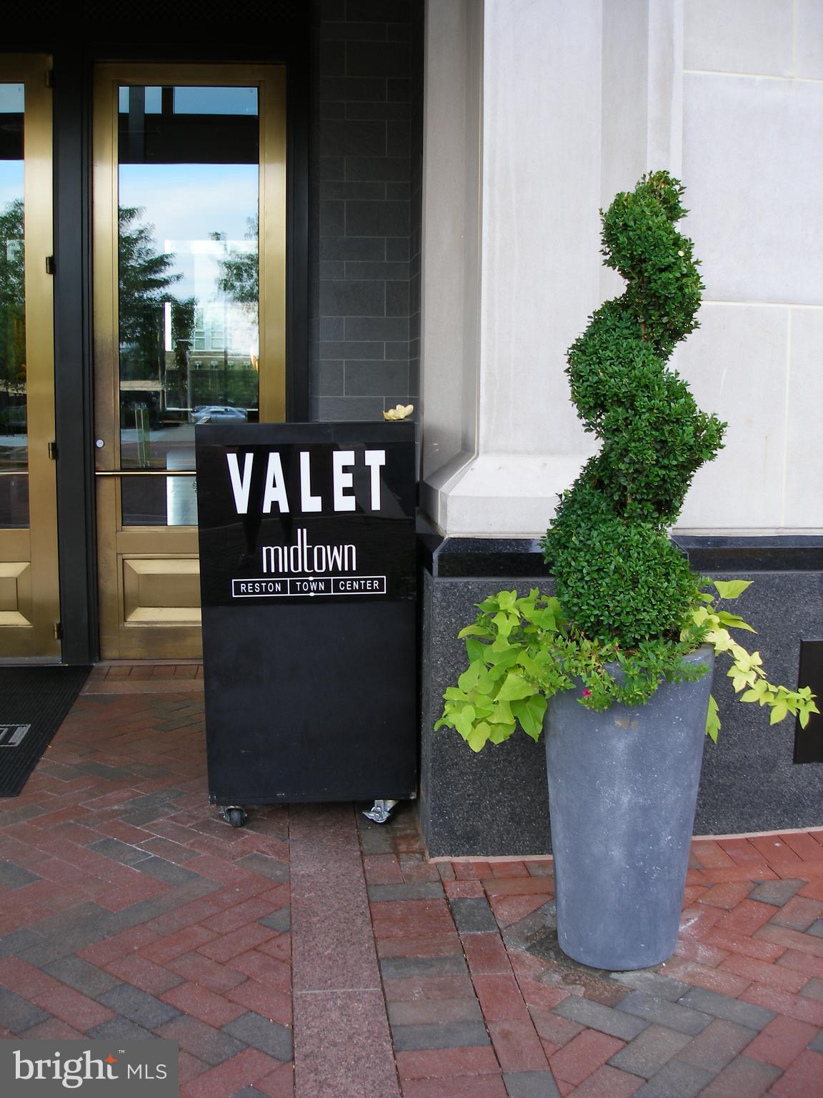 11990 Market Street, Unit 1301 Reston, VA 20190 - Photo 45 of 83 Valet