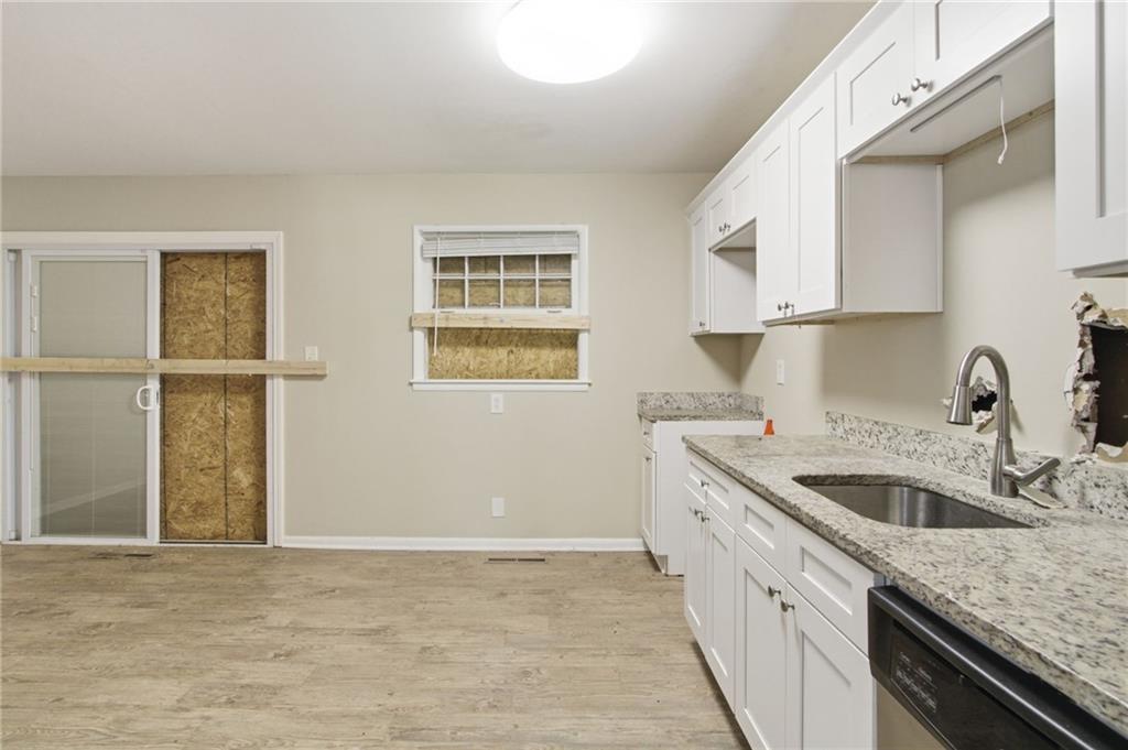 4326 Aldergate Drive Decatur, GA 30035 - Photo 5 of 29