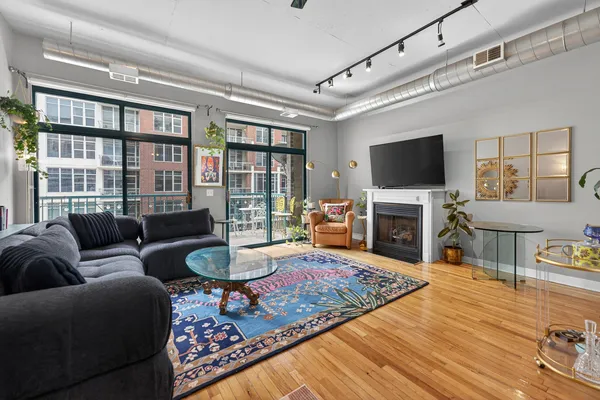 $325,000 | 910 West Madison Street, Unit 605, Chicago, IL 60607