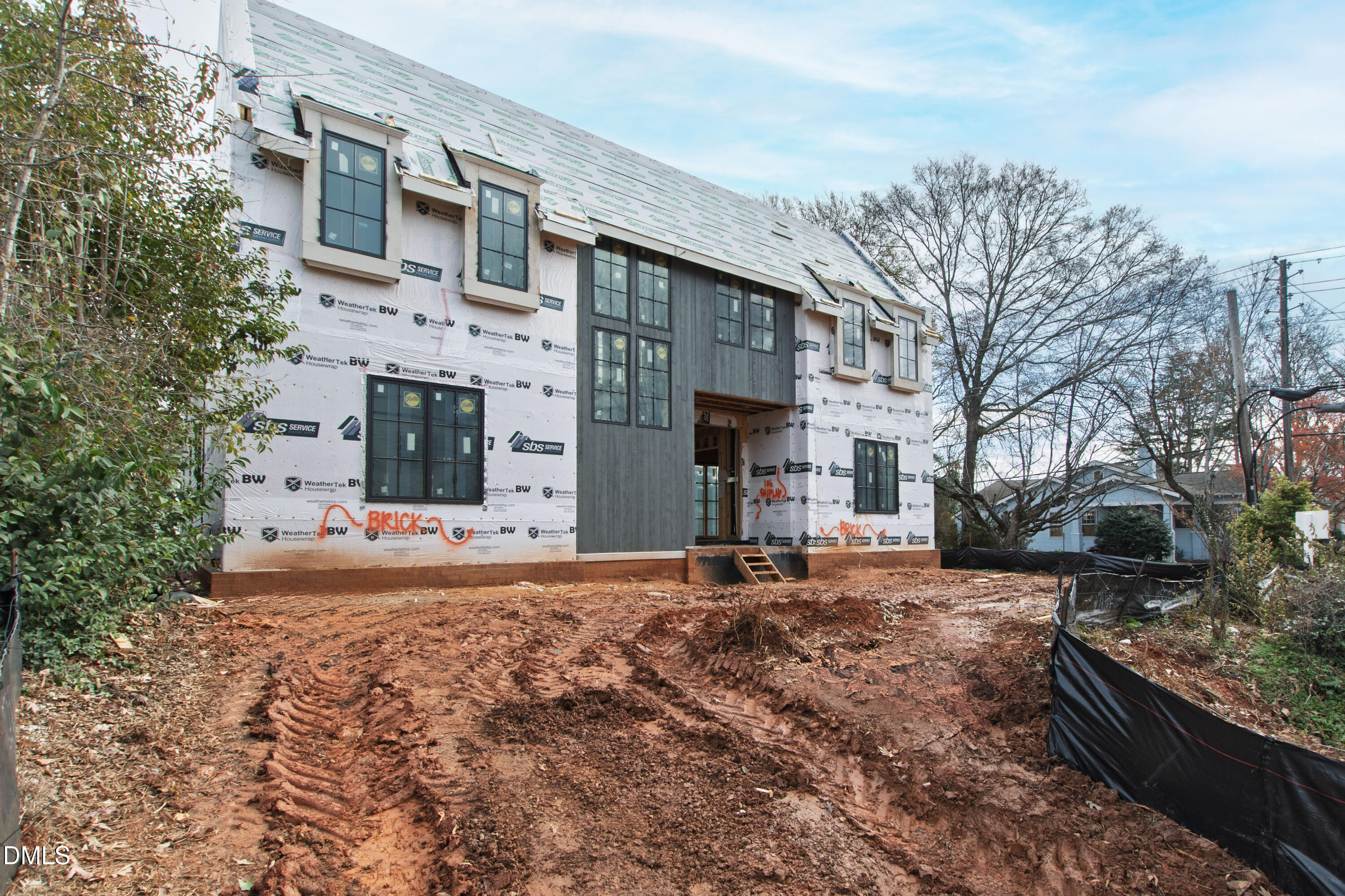 1500 Scales Street Raleigh, NC 27608 - Photo 2 of 63 1500 Scales St Entry 2