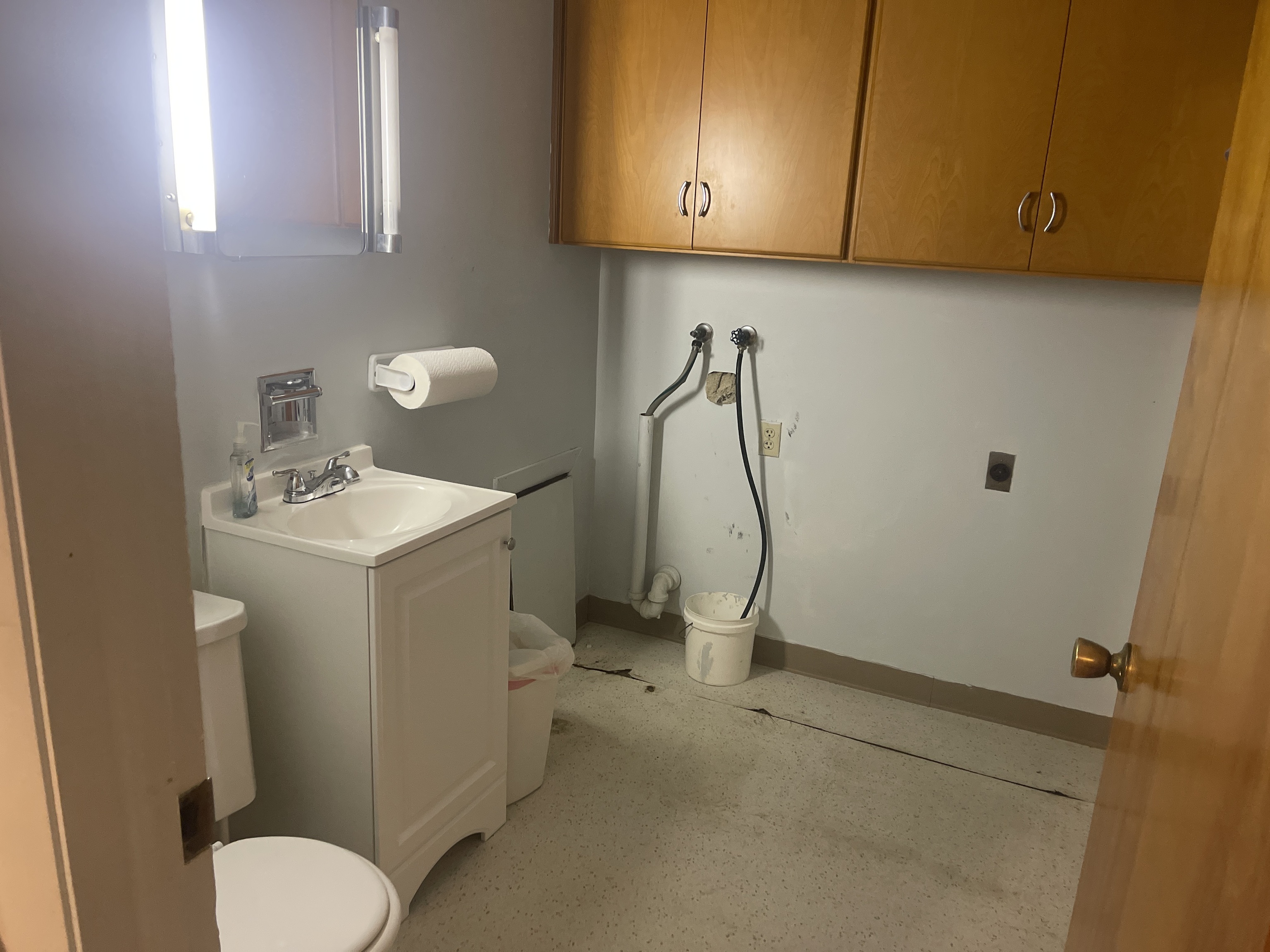 8112 Rahke Road Indianapolis, IN 46217 - Photo 14 of 31 Gallery Image 14