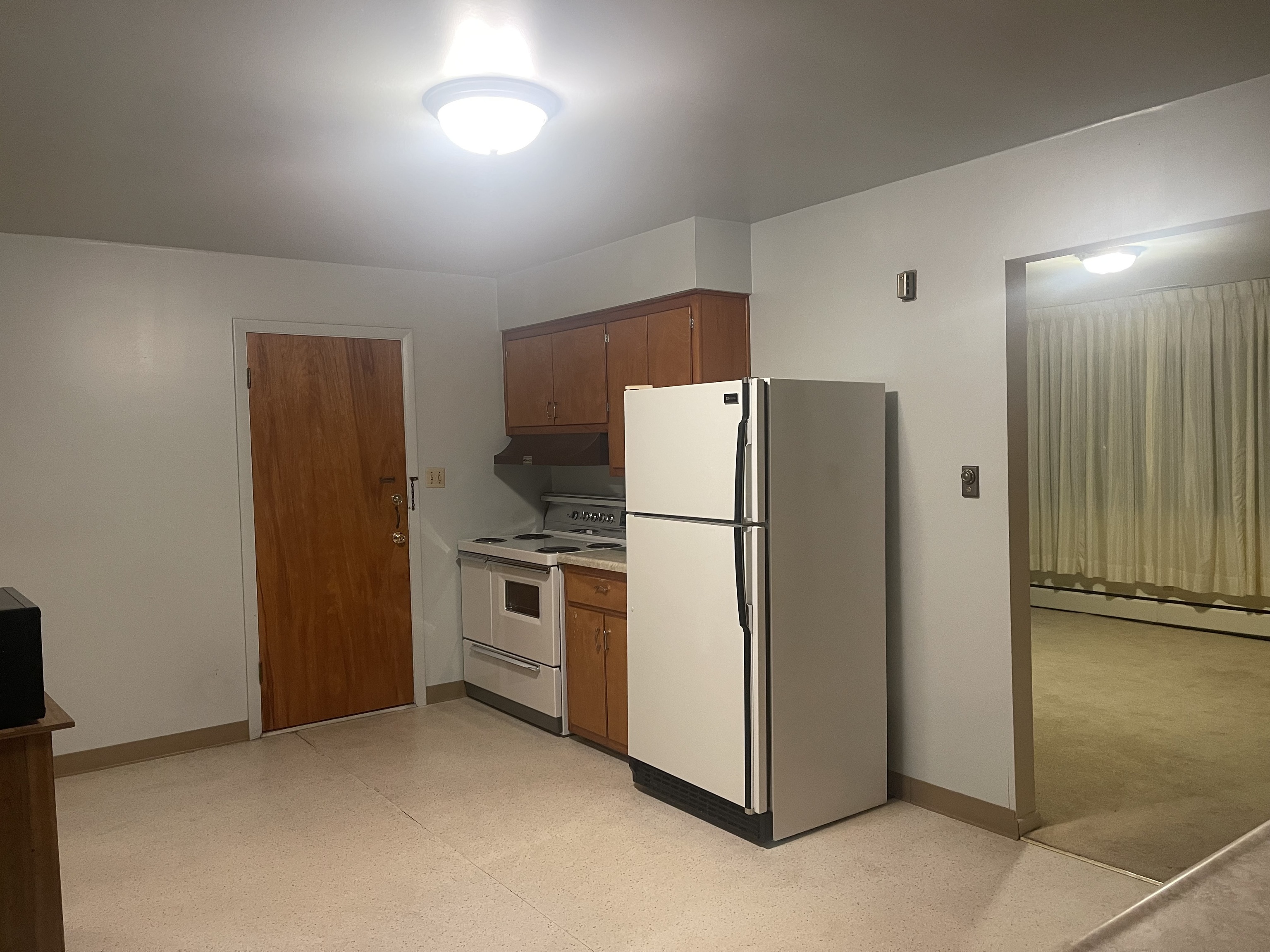 8112 Rahke Road Indianapolis, IN 46217 - Photo 8 of 31 Gallery Image 8