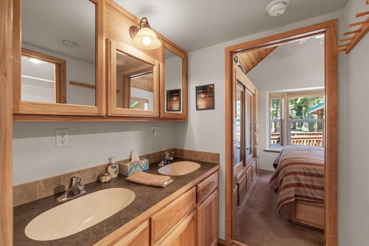 7979 Hyatt Prairie Road, Unit 42 Ashland, OR 97520 - Photo 23 of 43 Gallery Image 23