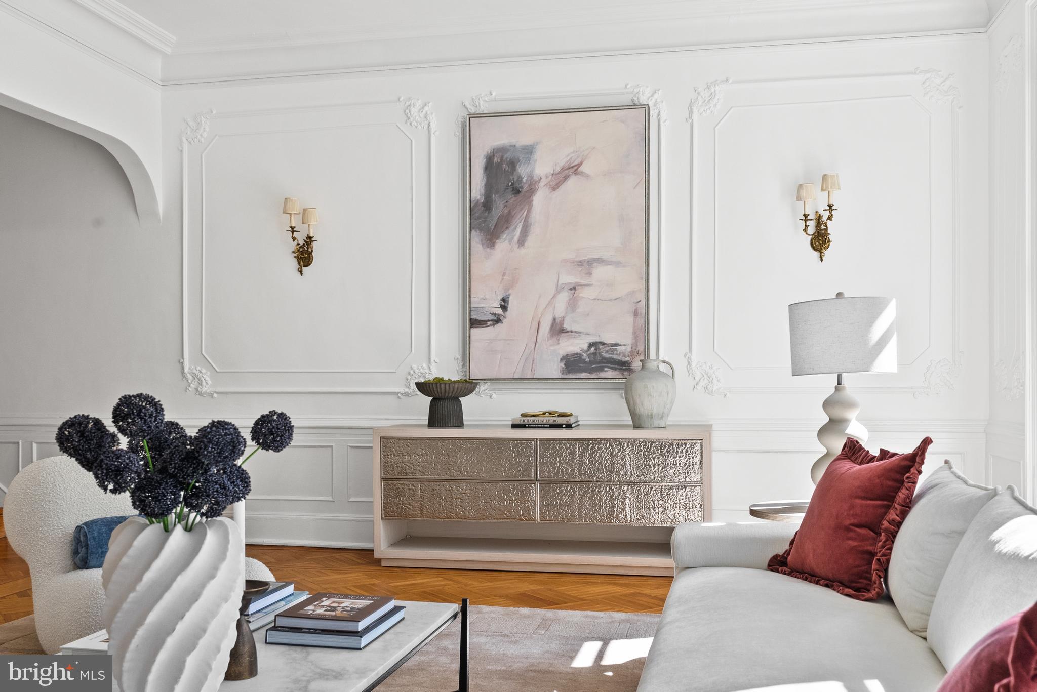 2125 Bancroft Place Northwest Washington, DC 20008 - Photo 13 of 48 a living room with furniture