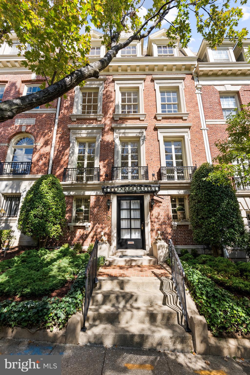 2125 Bancroft Place Northwest Washington, DC 20008 - Photo 47 of 48 a front view of a house