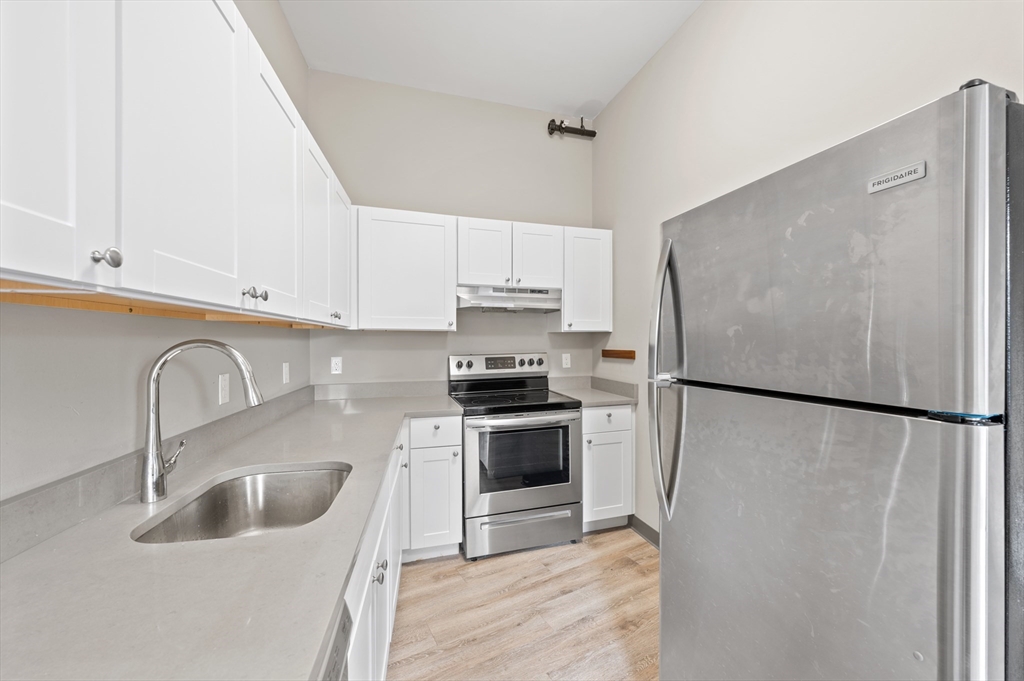 5-7 Pleasant Street, Unit 401 Worcester, MA 01609 - Photo 5 of 11