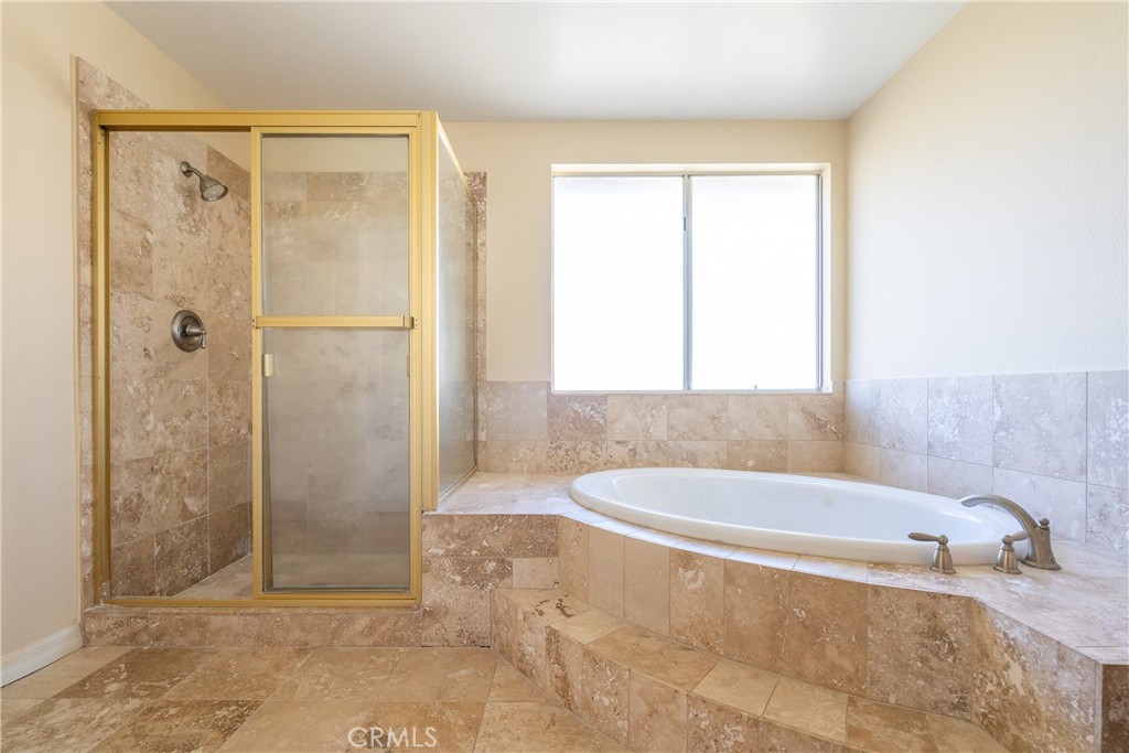 19915 Lisa Lane Porter Ranch, CA 91326 - Photo 24 of 40 Master Bathroom