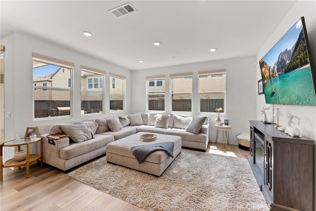 1675 Whitmore Loop Chula Vista, CA 91913 - Photo 13 of 37